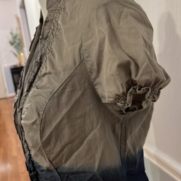 NWOT EXPRESS BUTTON UP CHAMBRAY RUFFLE TOP - SIZE SMALL - Picture 5 of 11